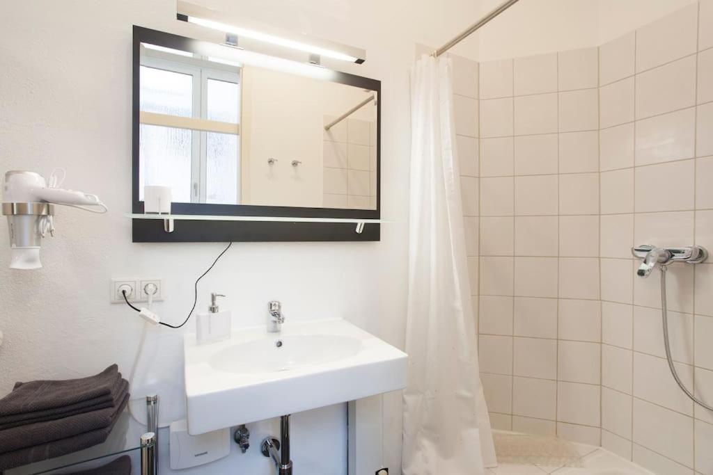 Exclusive 2-Room Souterrain Apartment Nuremberg Exterior photo